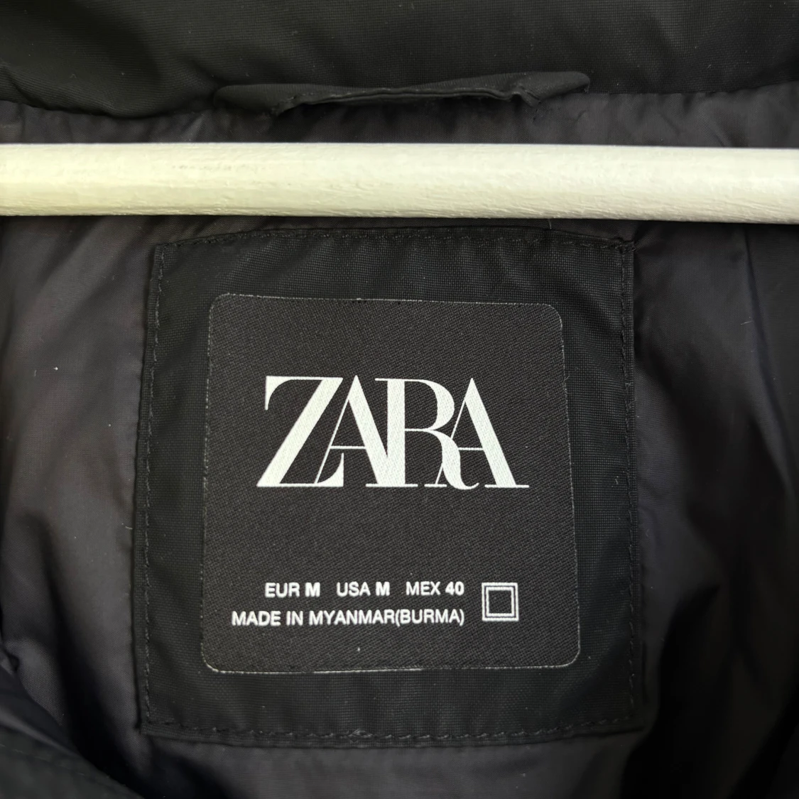 Svart pufferjacka från Zara, M - 1