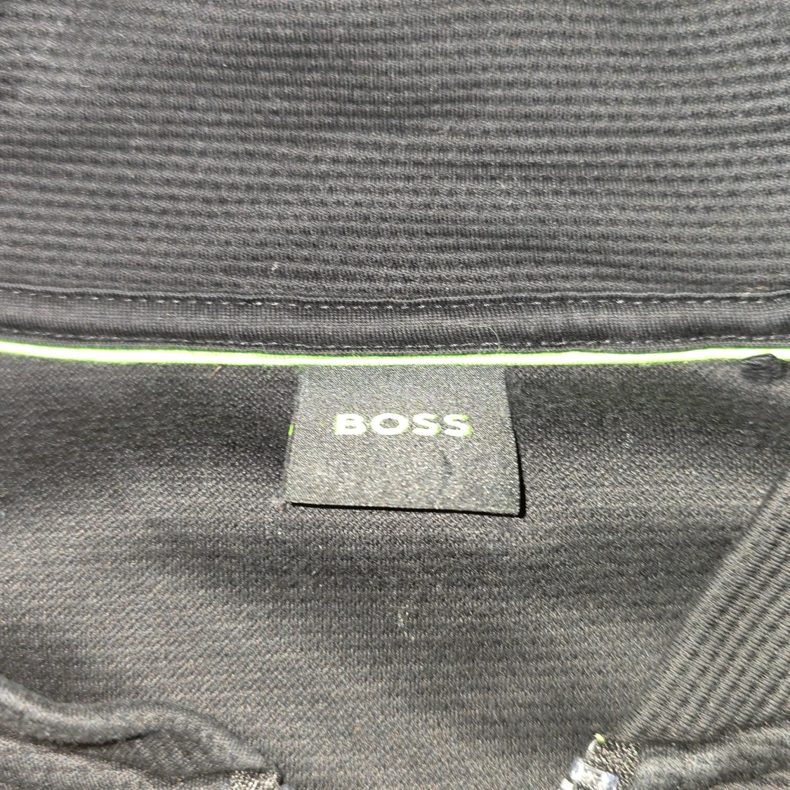 Svart ziptröja från BOSS i medium - 2