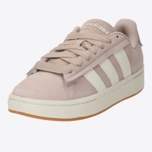GRAND COURT ALPHA 00s - Säljer dessa adidas som liknar campus 00 fast skönare sula, de är använda ca 3 gånger och köptes för 1200, säljer för 600 men priset kan diskuteras lite vid snabb affär 🩷