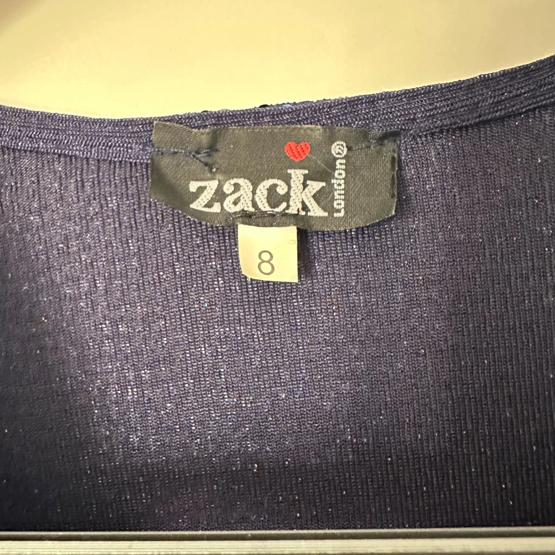 Marinblå glittrig klänning från Zack - 2