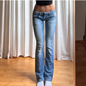 Lågmidjade jeans - Vintage från Redstar⭐️midja 36 innerben 78 jae 165