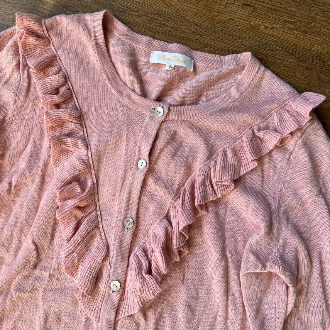 Rosa kofta med volang från RoseBud - 1