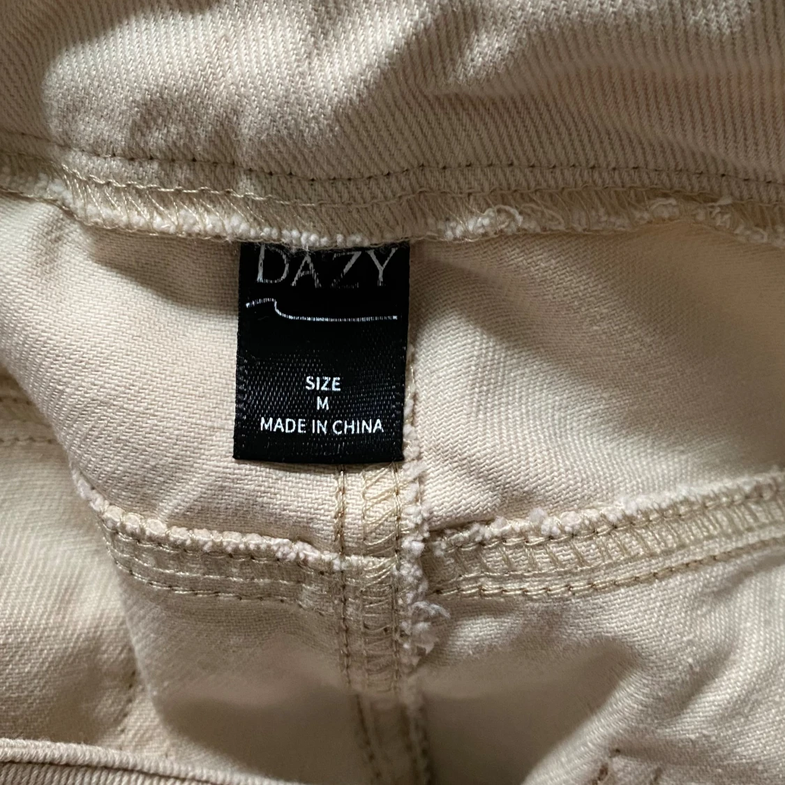 Beiga raka byxor från DAZY, M - 2