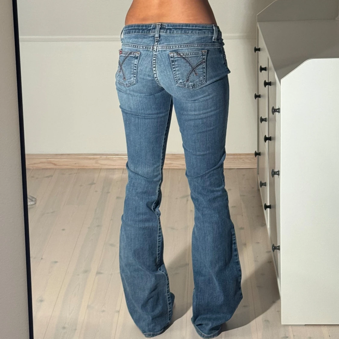 Lågmidjade bootcut jeans  - 2