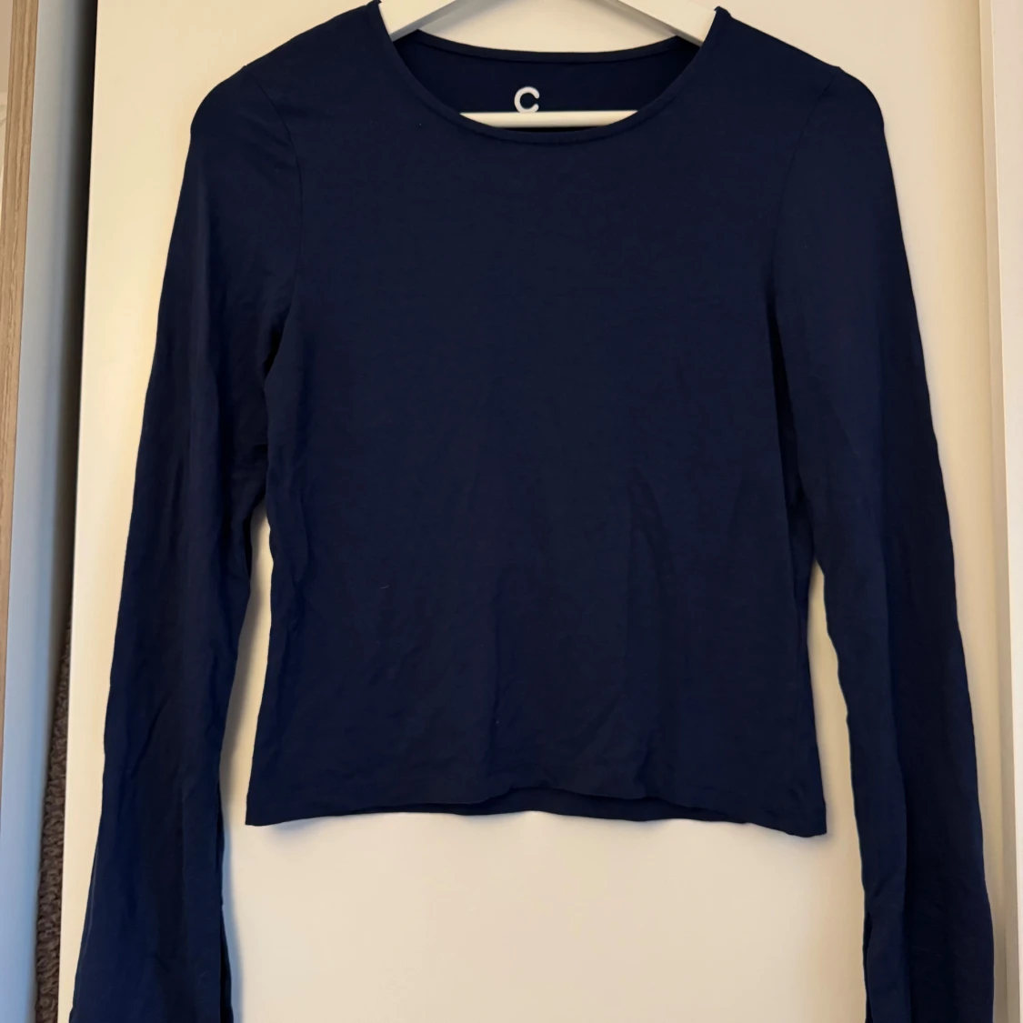 Mörkblå långärmad topp från Cubus