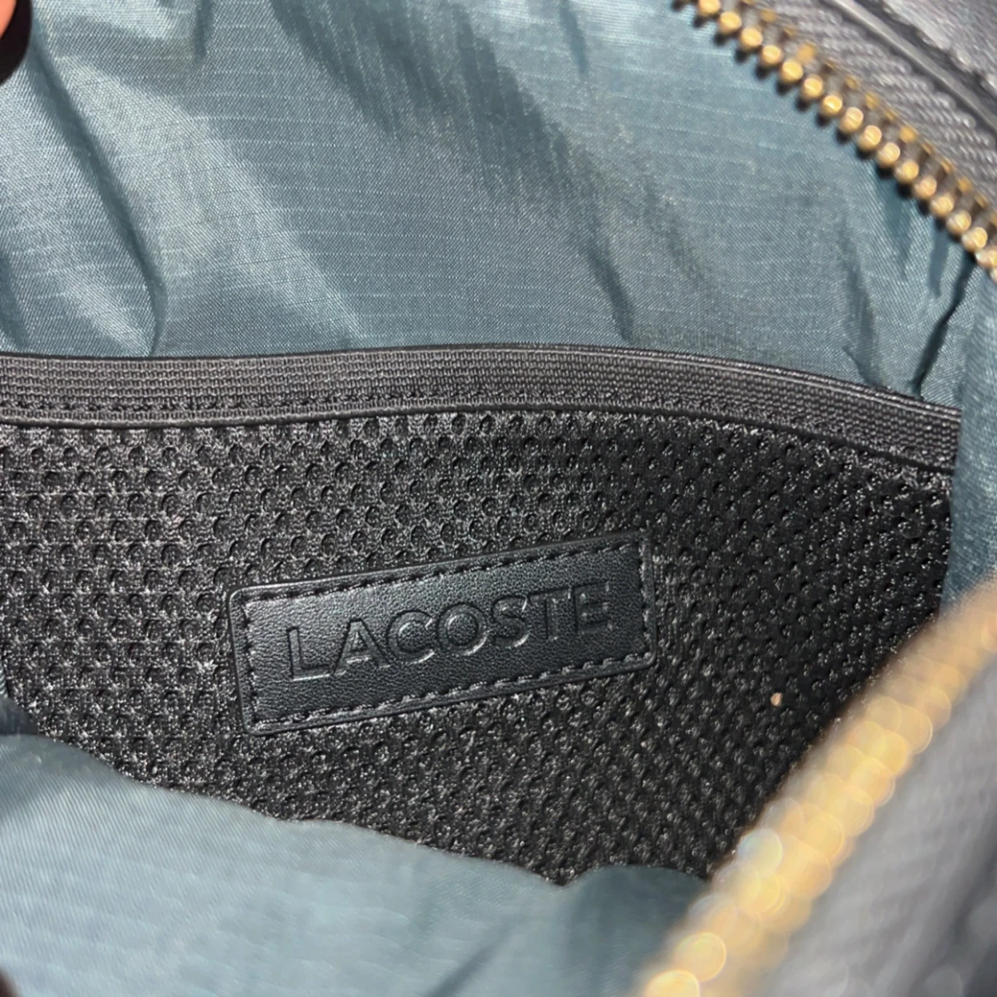 LACOSTE AXEL VÄSKA I LÄDER. (Pris kan diskuteras vid snabb affär) - 4