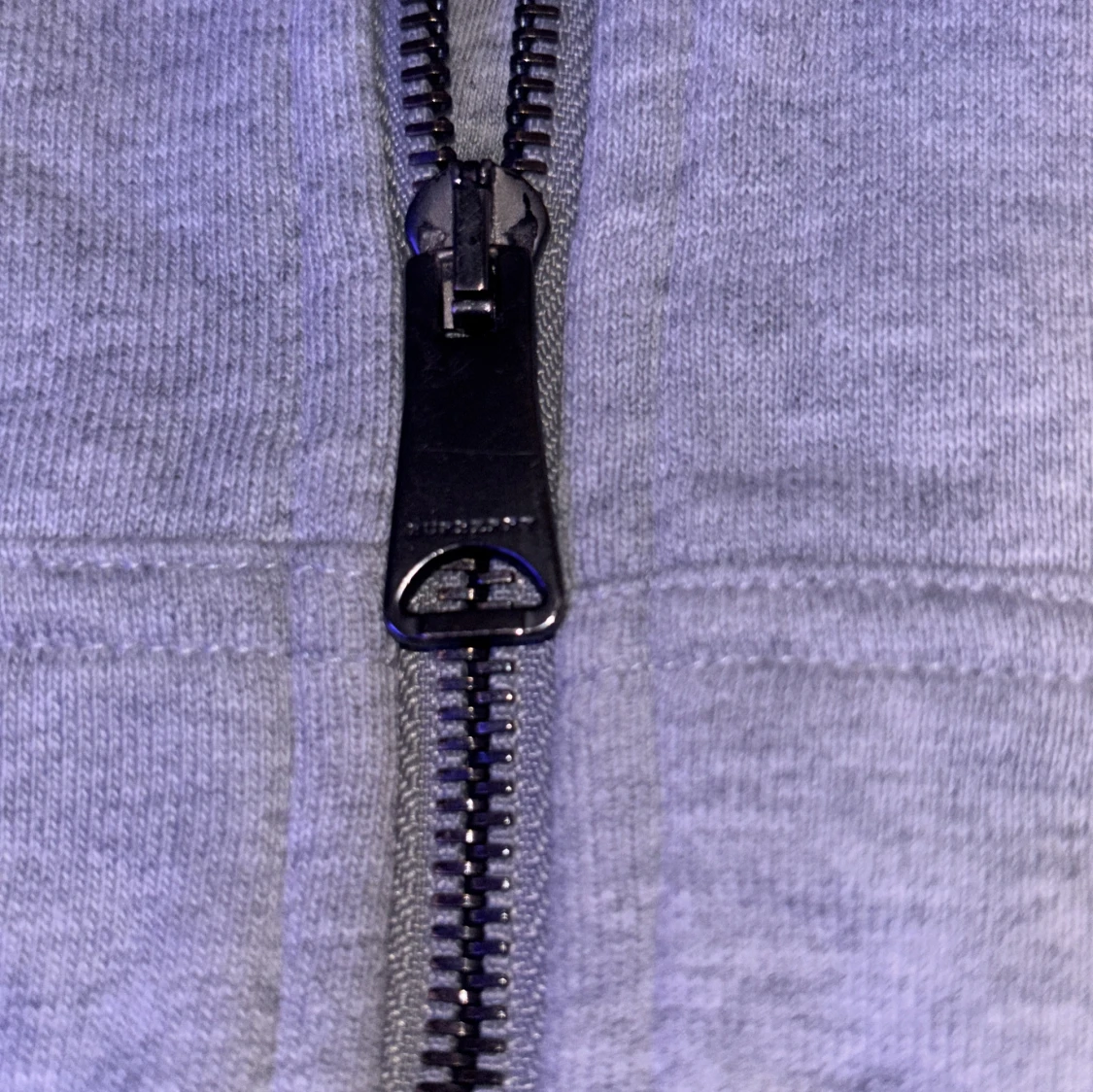 Grå Burberry zip Hodie. - 3