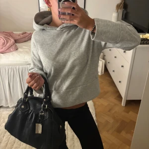 Hoddie - Nypris 400kr