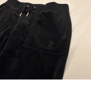 Juicy Couture  - Använda 2-3 gånger, felfri Nypris: 1200kr