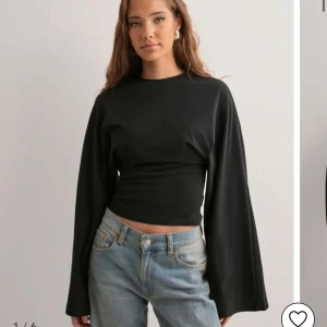 Nelly topp  - Så fin och trendig från nelly storlek xs nyskick!!❤️ tryck på köp nu