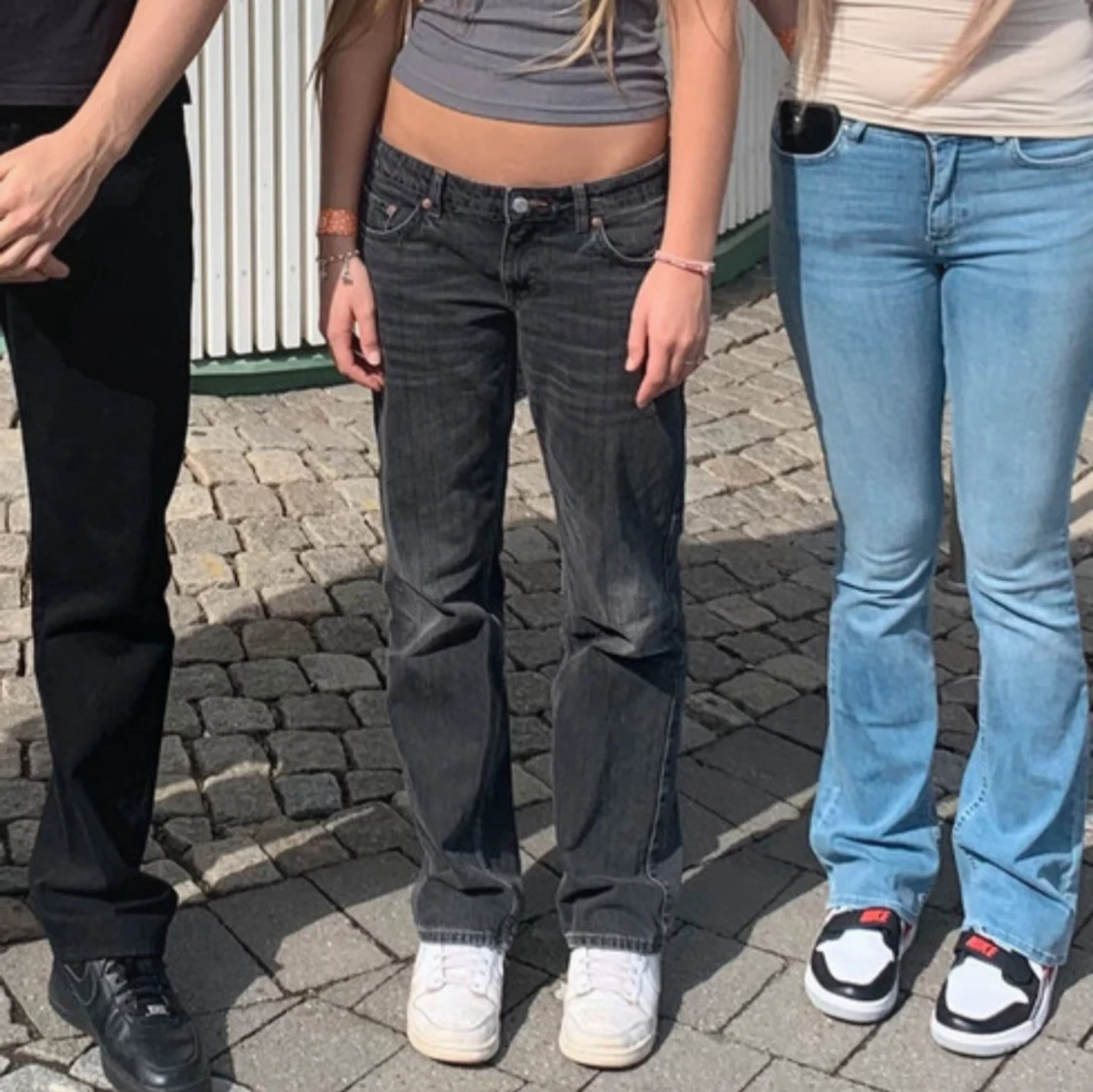 Svarta lågmidjade jeans - 1