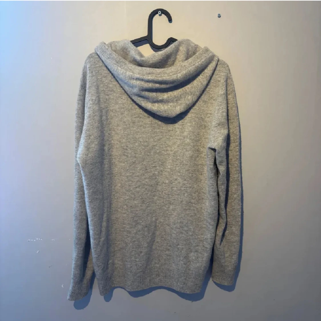 Grå merinoull hoodie - 1