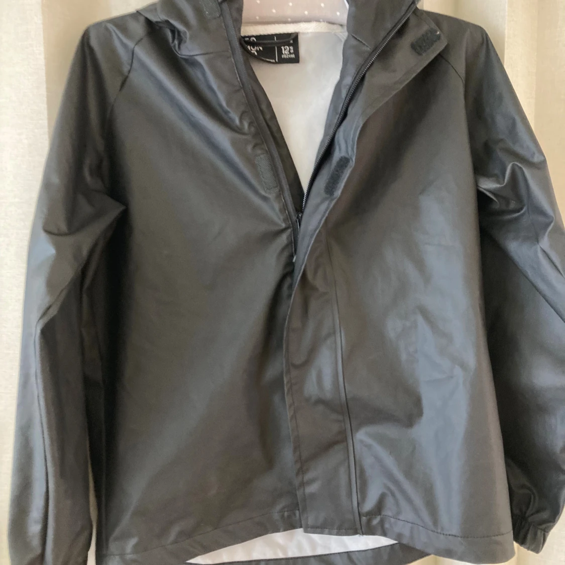 Svart regnjacka från Neomondo NYskick  - 3