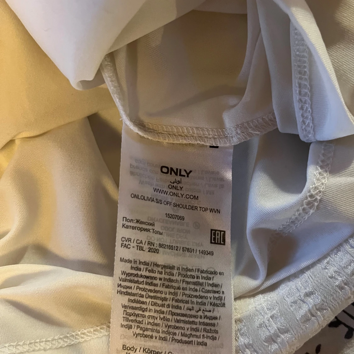 Vit blus från ONLY - 3