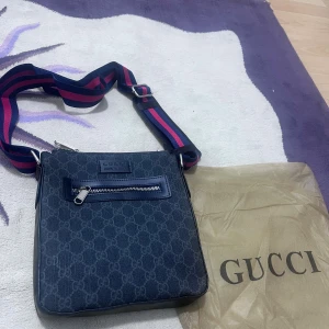 Väska - Väska i nyskick säljs