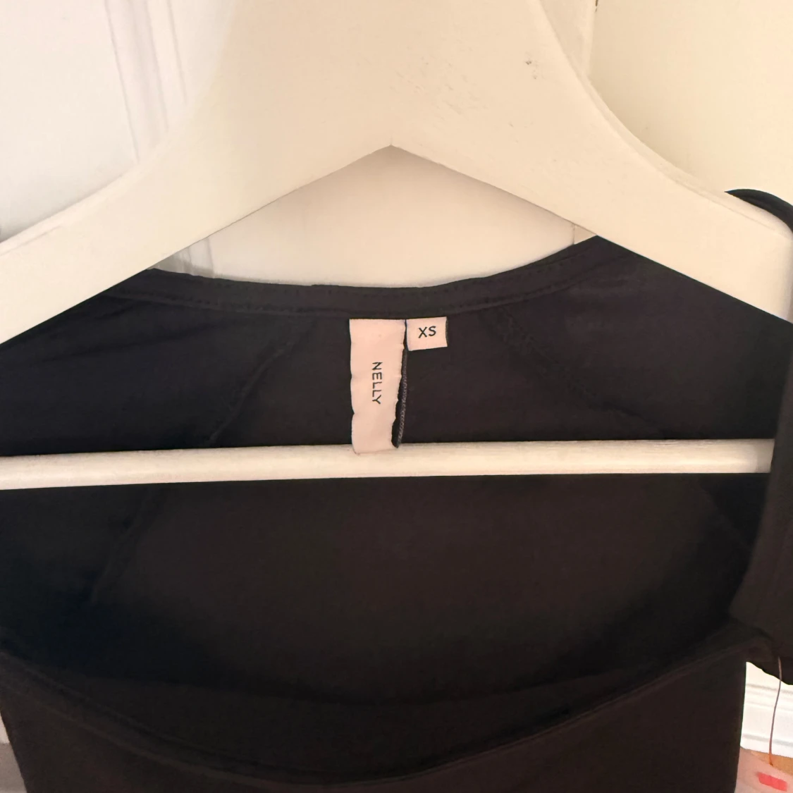 Svart långärmad topp från Nelly  - 1