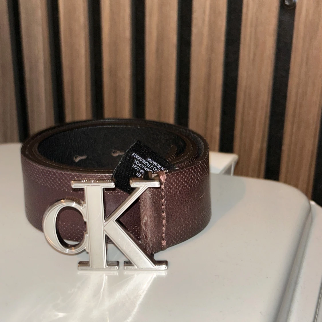 Brunt skärp från Calvin Klein i skinn