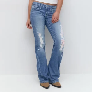 Lågmidjade jeans - Iconic twisted jeans från Gina tricot, använda fåtal gånger men i mycket bra skick💕