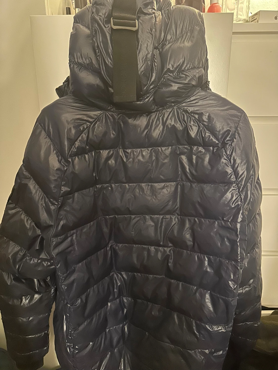 Mörkblå Peak Performance dunjacka - 1