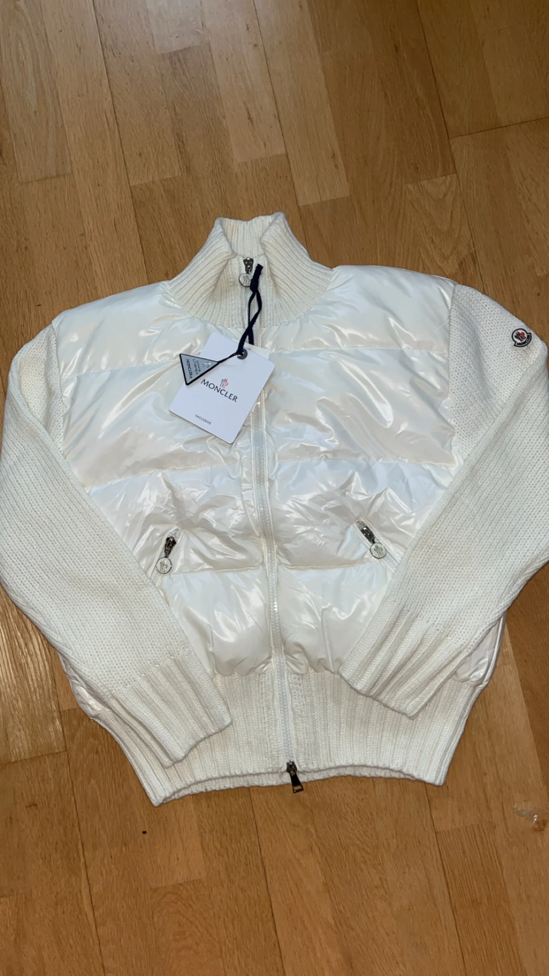 Vit pufferjacka från Moncler