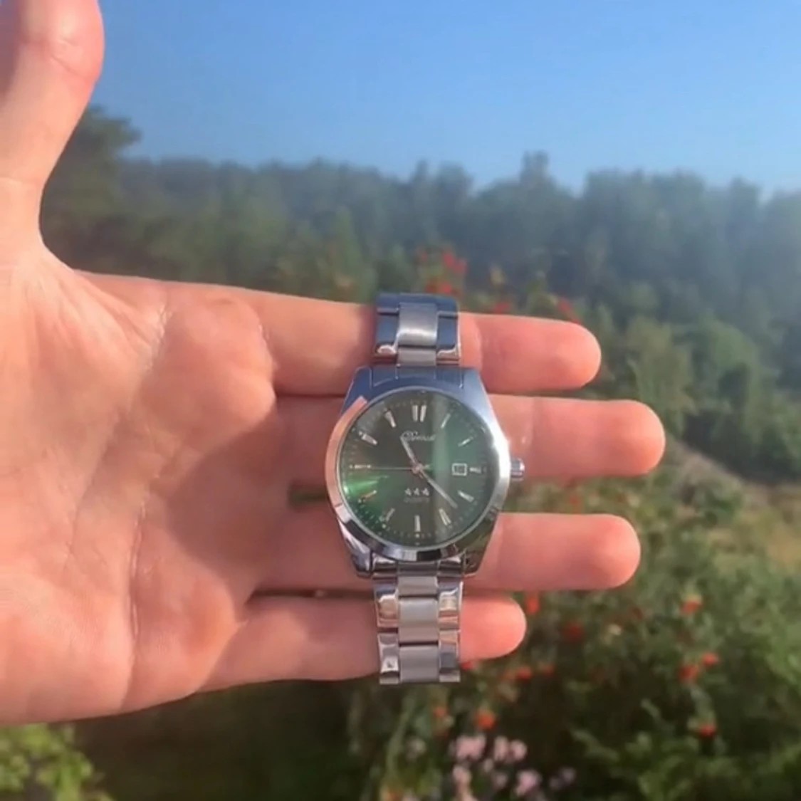 Grön och silverfärgad klocka från Doventi  - 3