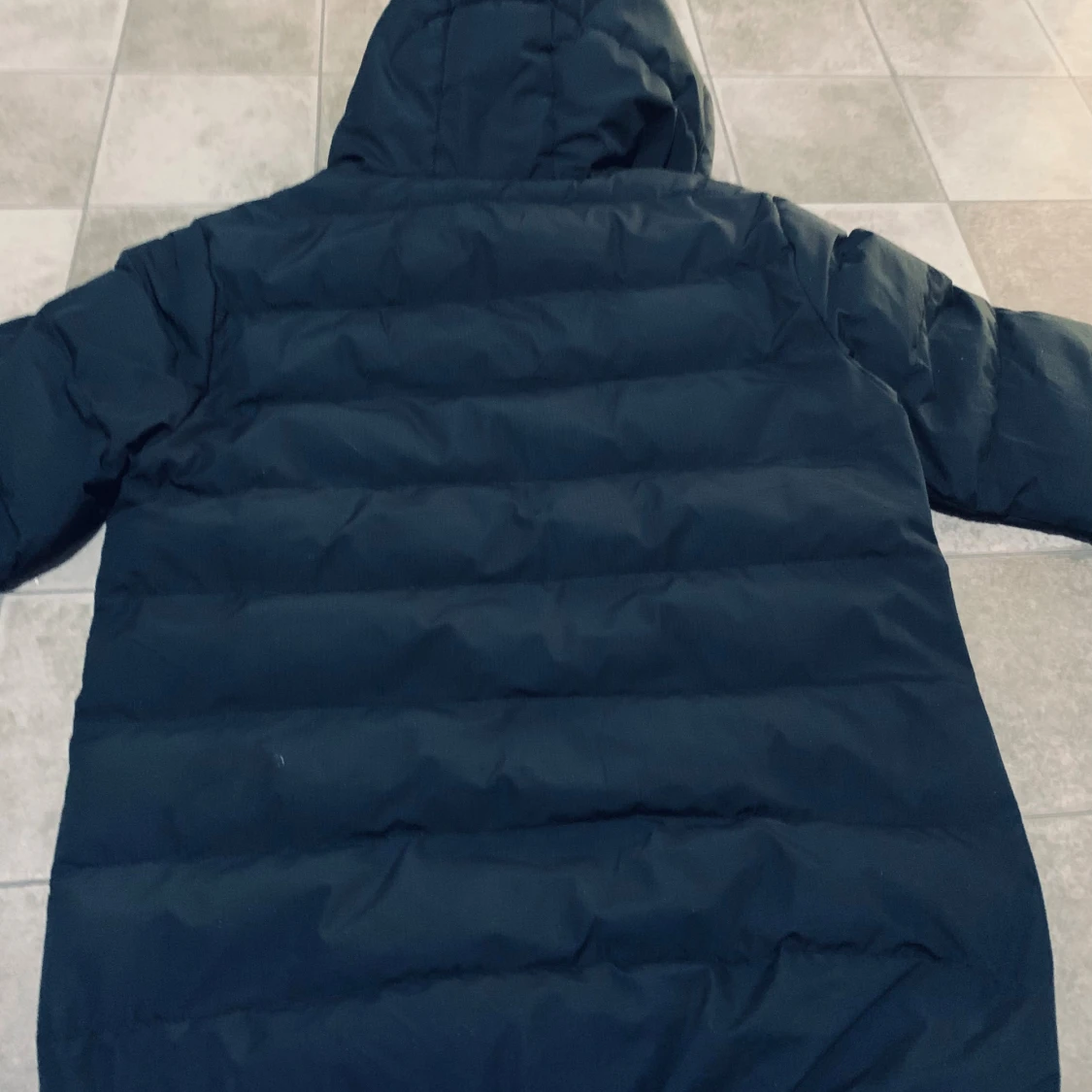 Svart pufferjacka från Lyle & Scott - 2