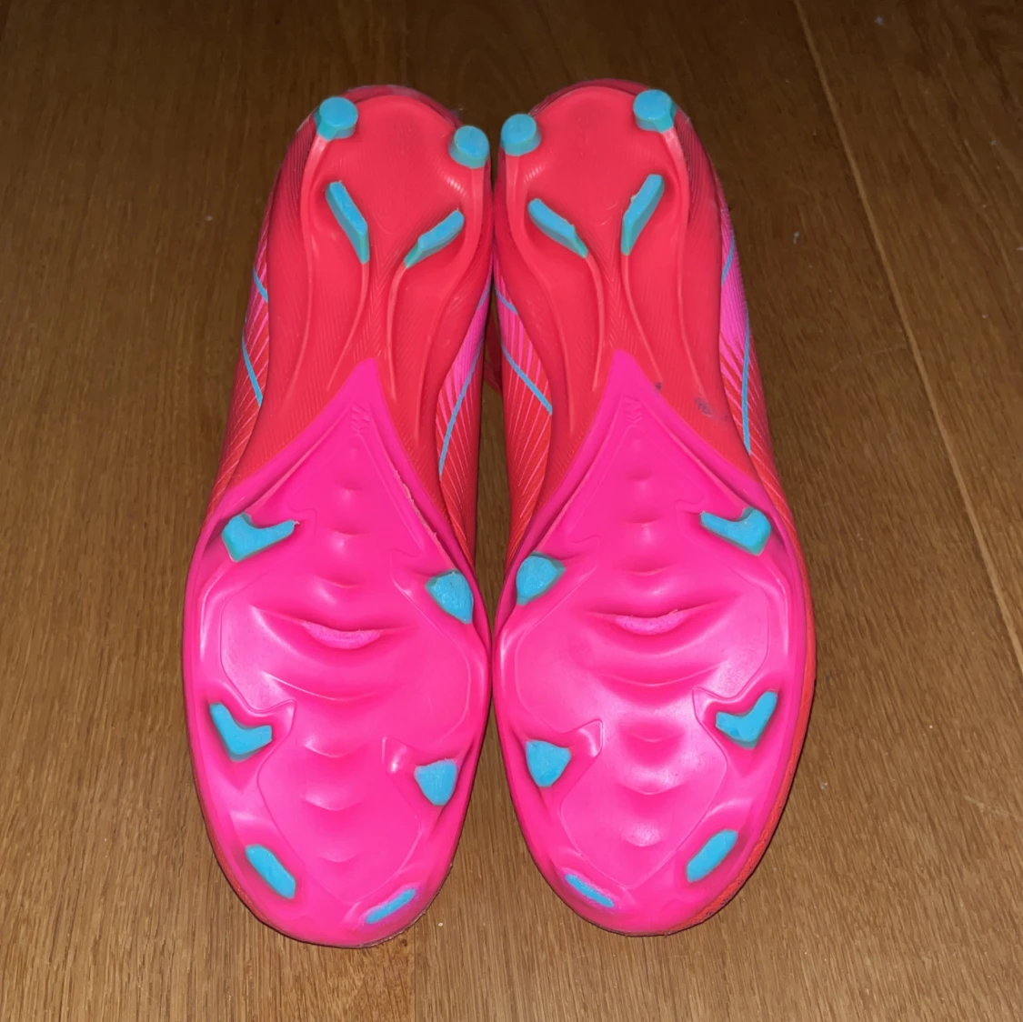 Röda Nike Mercurials - 2