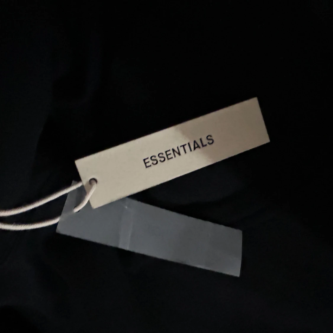 Svart Essentials hoddie - 2
