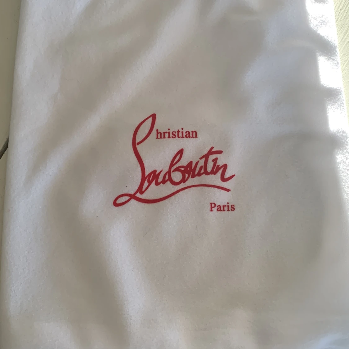 Gråa skor med röd sula - 3