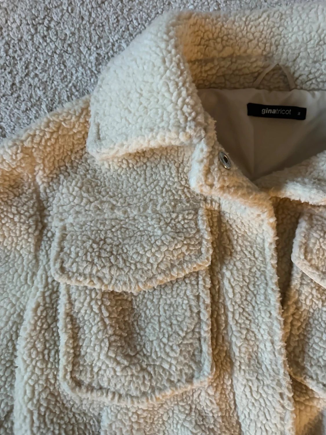 Beige teddyjacka från Gina Tricot, 34 - 3