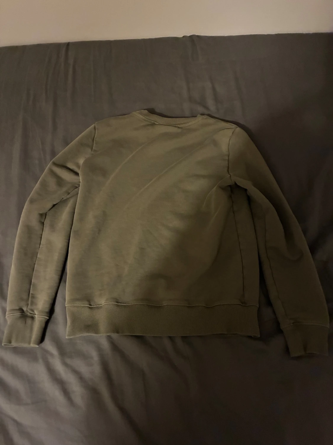 Olivgrön Calvin Klein sweatshirt - 1