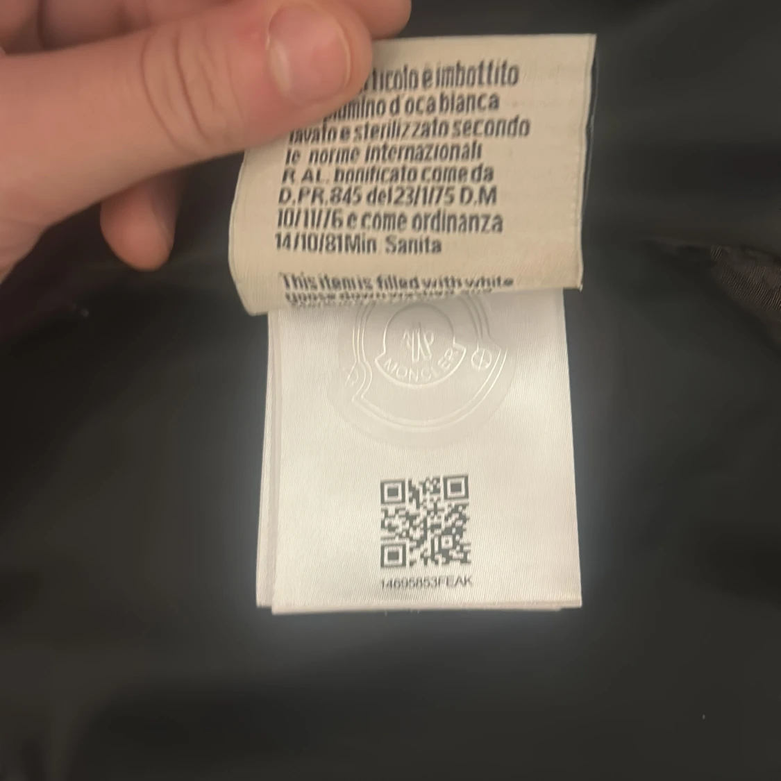 Svart Moncler pufferjacka med päls - 3