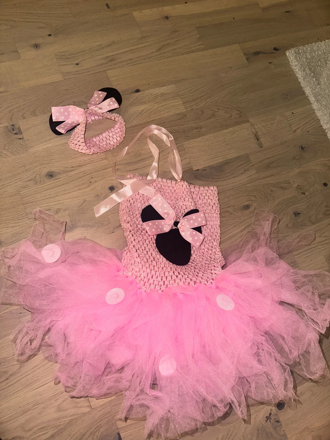 Rosa prinsessklänning med rosett Minniemouse disney 