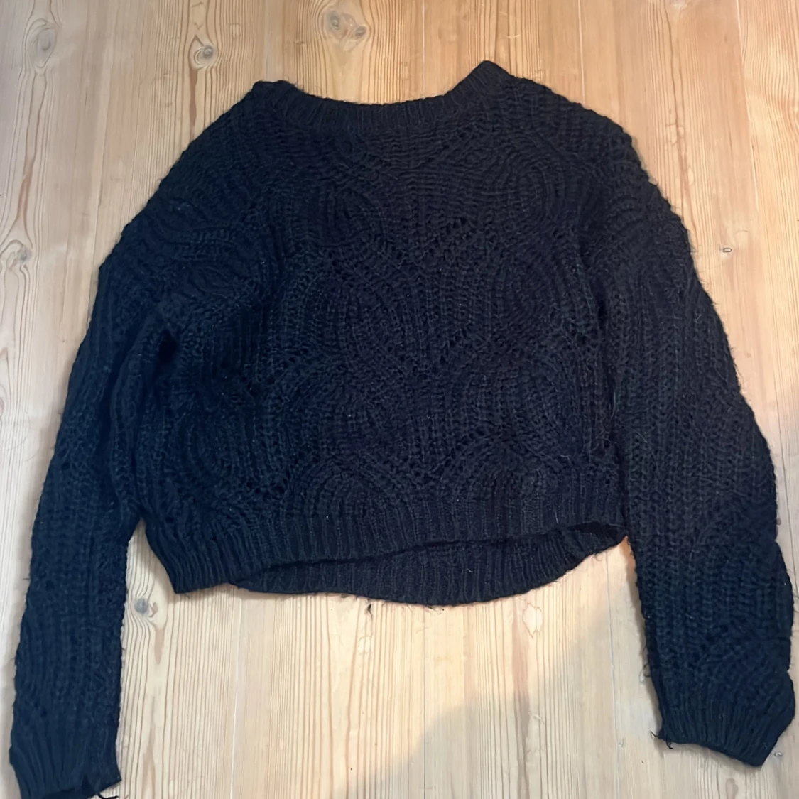 Svart stickad tröja från ONLY XS