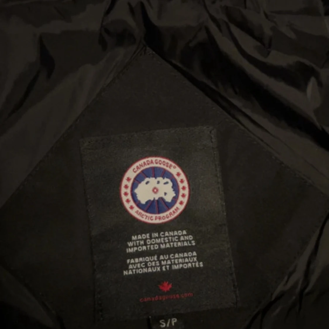 Svart dunjacka från Canada Goose STORLEK S - 3