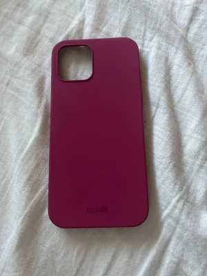iPhone 12 Holdit vinrött skal - iPhone 12 vinrött skal. Helt nytt!❤️❤️