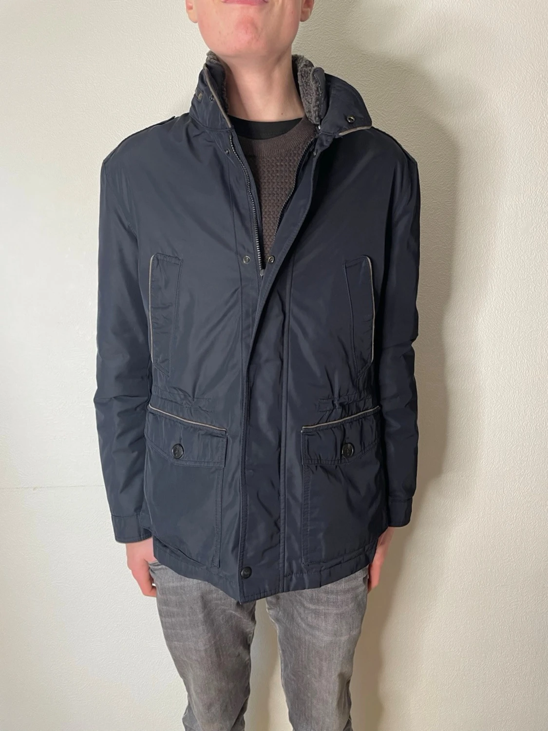 Mörkblå parkajacka från Massimo Dutti