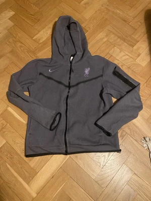Liverpool Nike tech - En Liverpool Nike tech i mycket bra skick