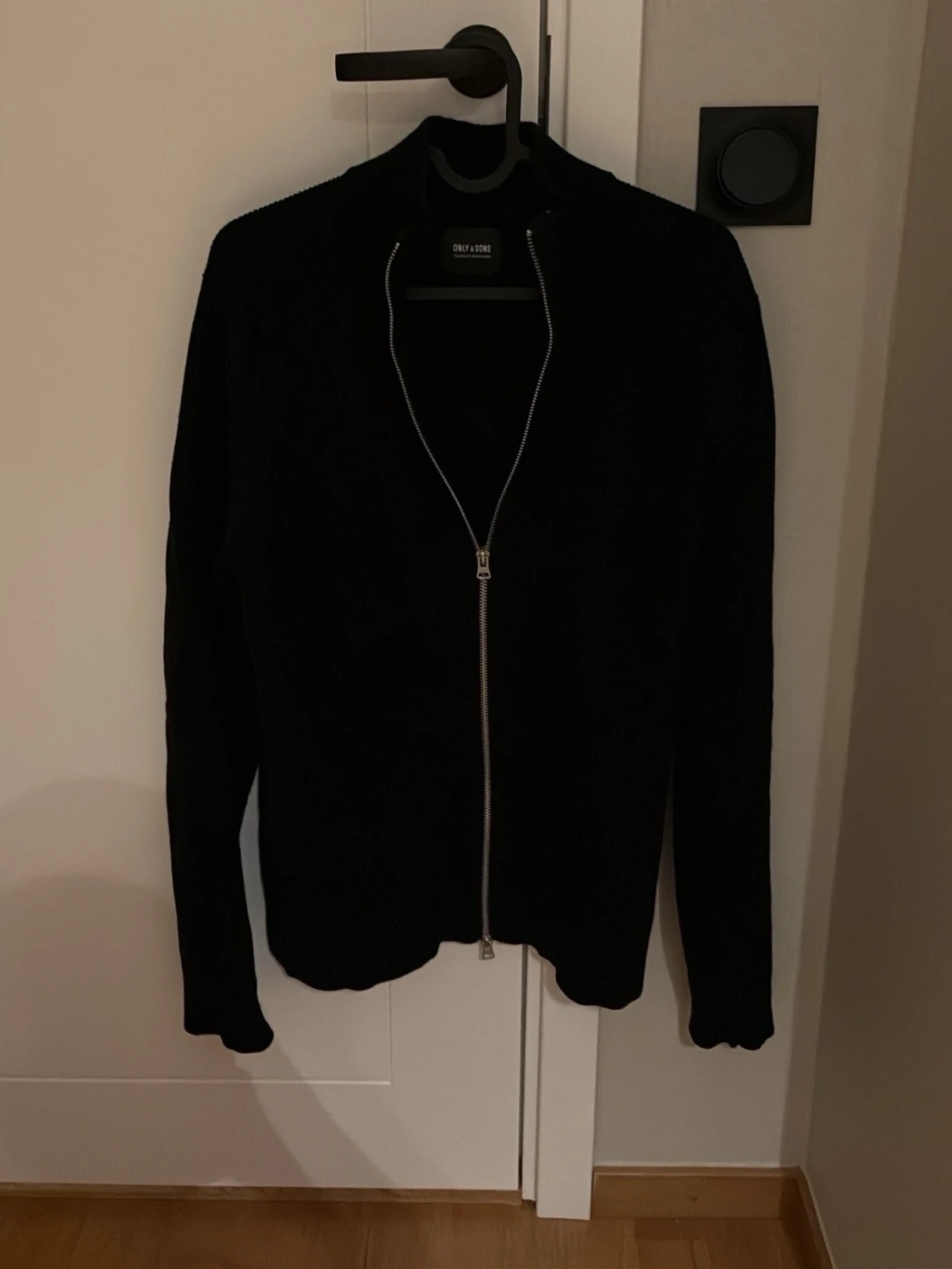 Svart stickad overshirt från Only & Sons - 1