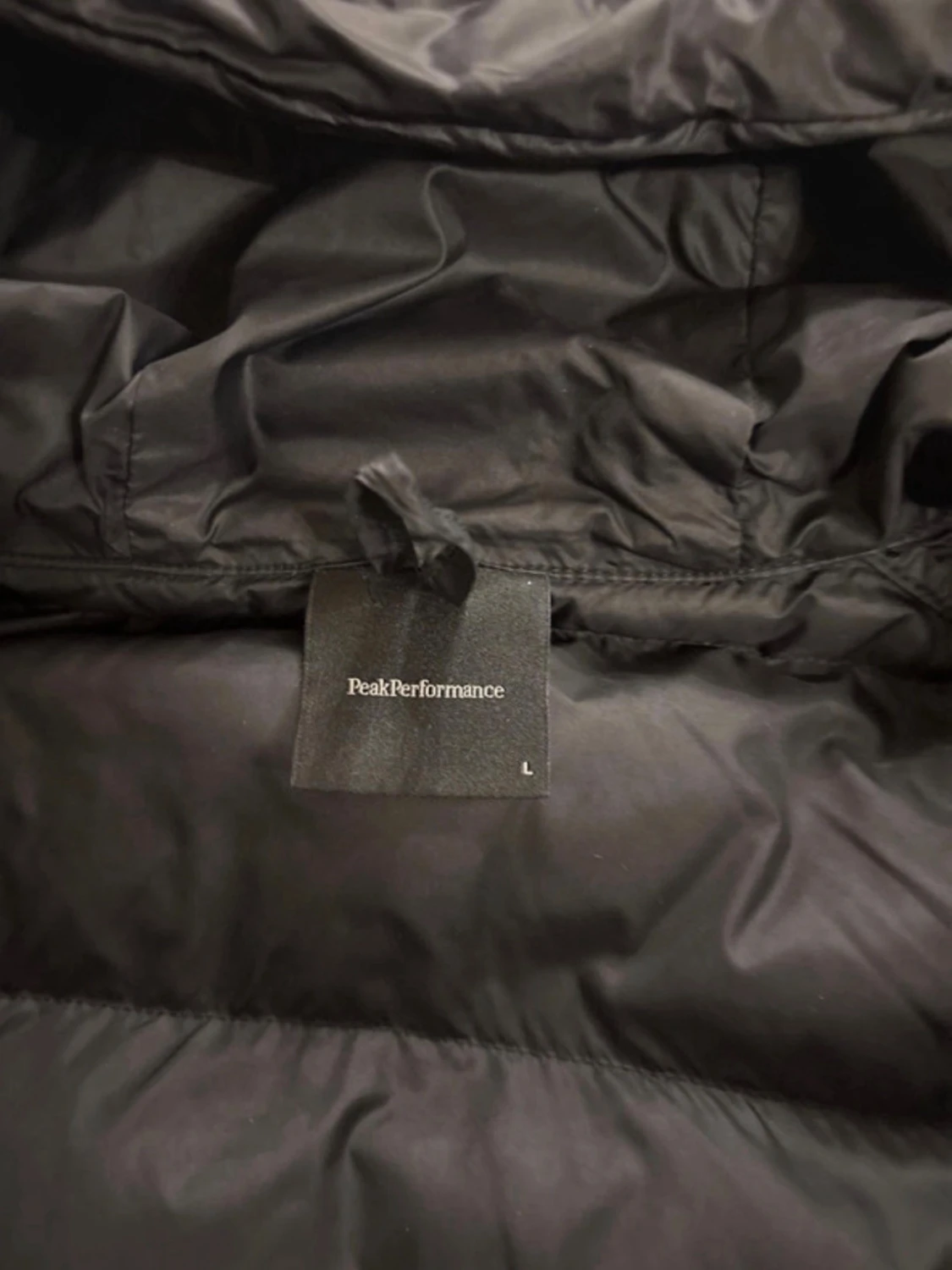 Svart dunjacka från Peak Performance - 4