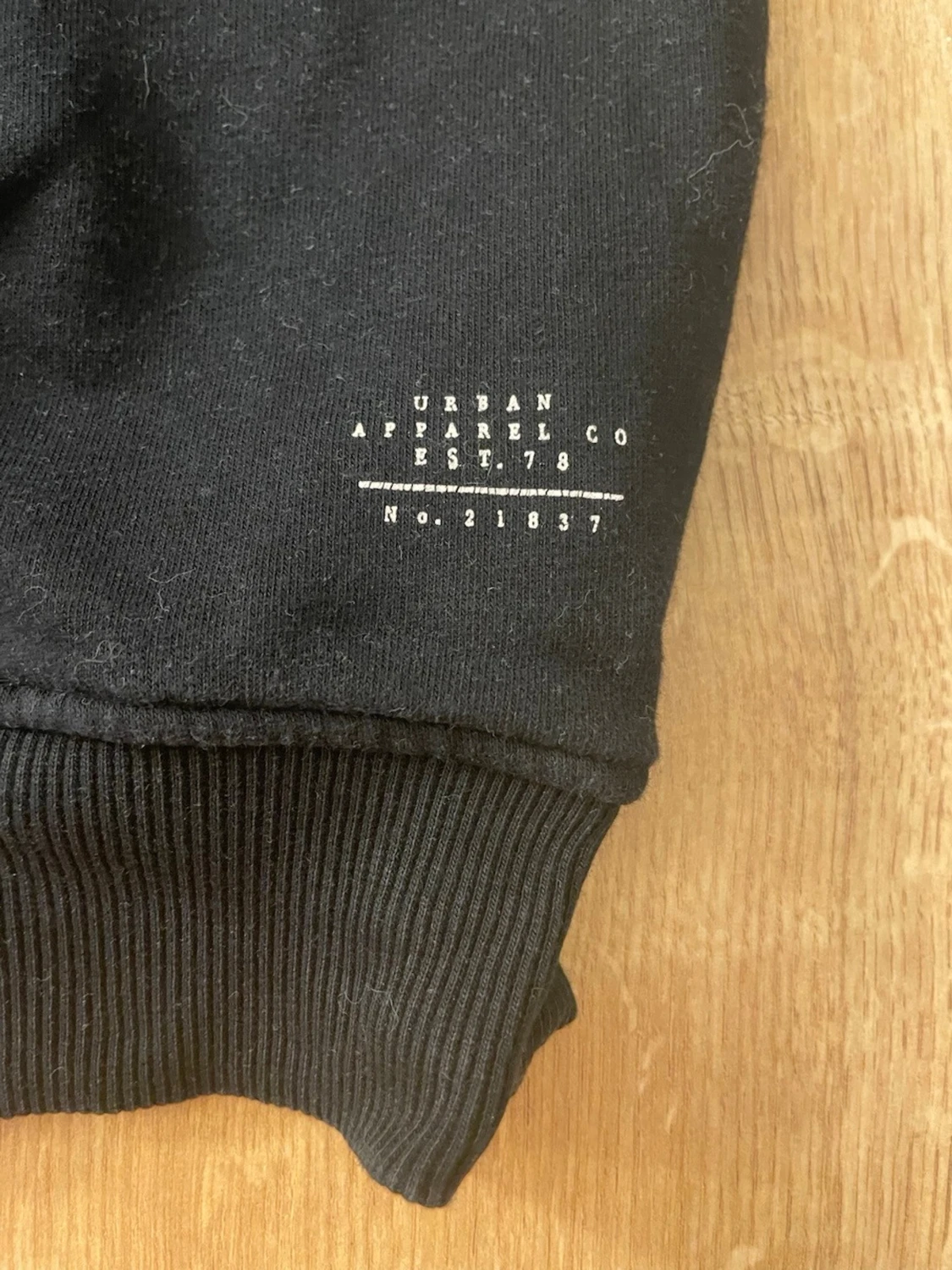 Svart sweatshirt Urban Apparel Co - 1