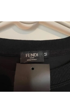 Fendi tröja  - Fendi tjocktröja