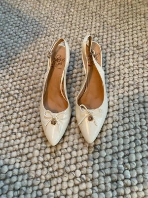 Superfina klackar  - Säljer dessa superfina klackskorna som tyvärr inte kommer till användning💗 Storlek 40