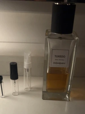 Ysl Tuxedo samples - 1ml 69 3 ml 199 5ml 299.  Pris kan diskuteras vid smidig affär