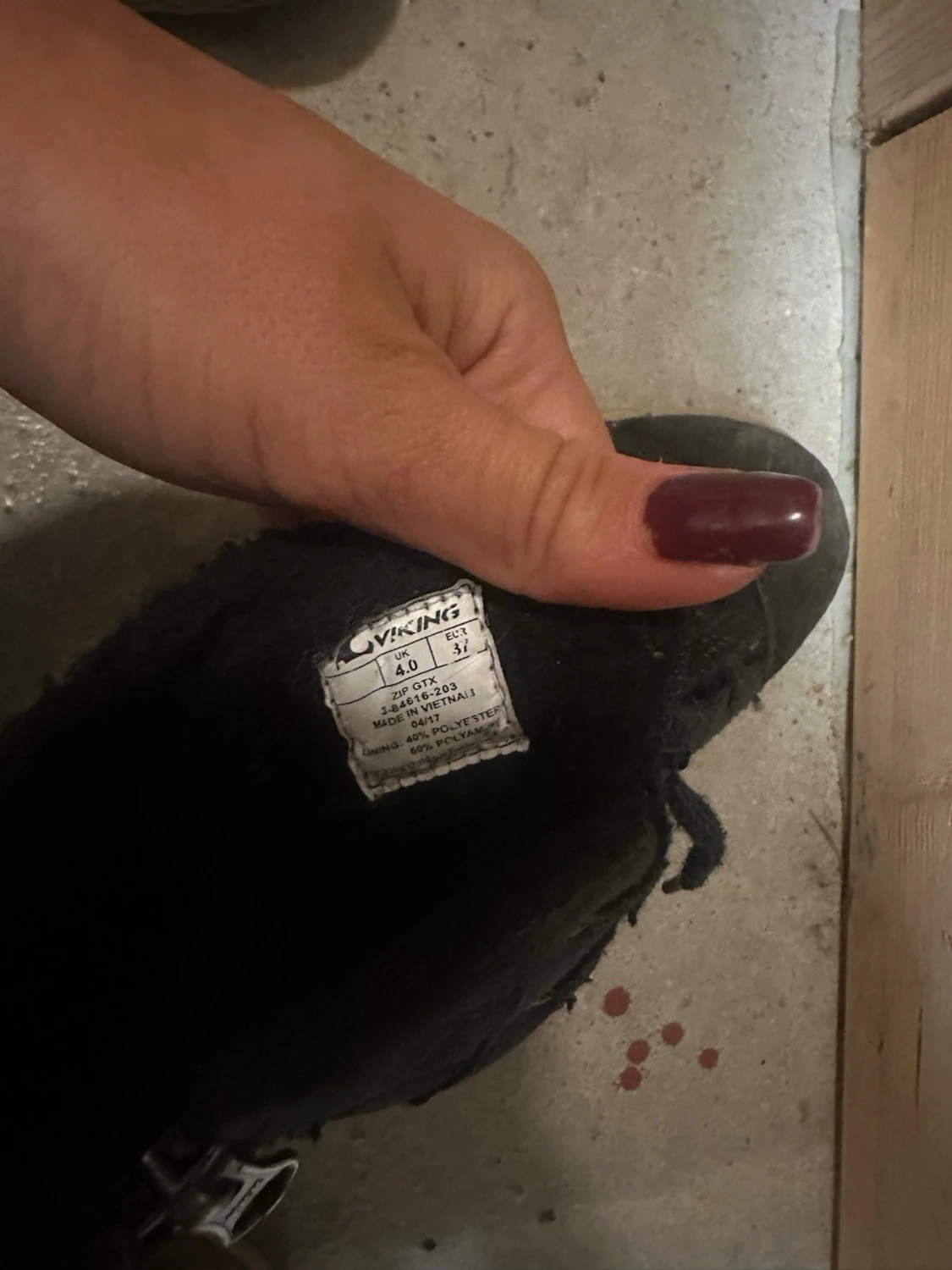 Svarta höga sneakers från Viking - 2