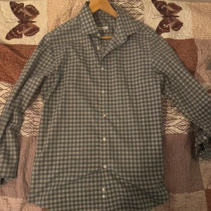 Rutig skjorta Michael Kors  - rutig skjorta från Michael Kors. Aldrig använd present som inte passade