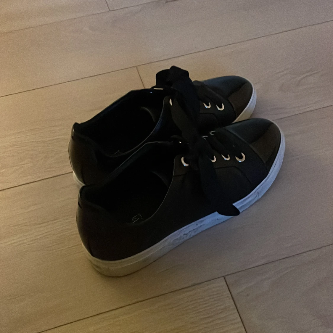 Svarta sneakers från Billi Bi - 2