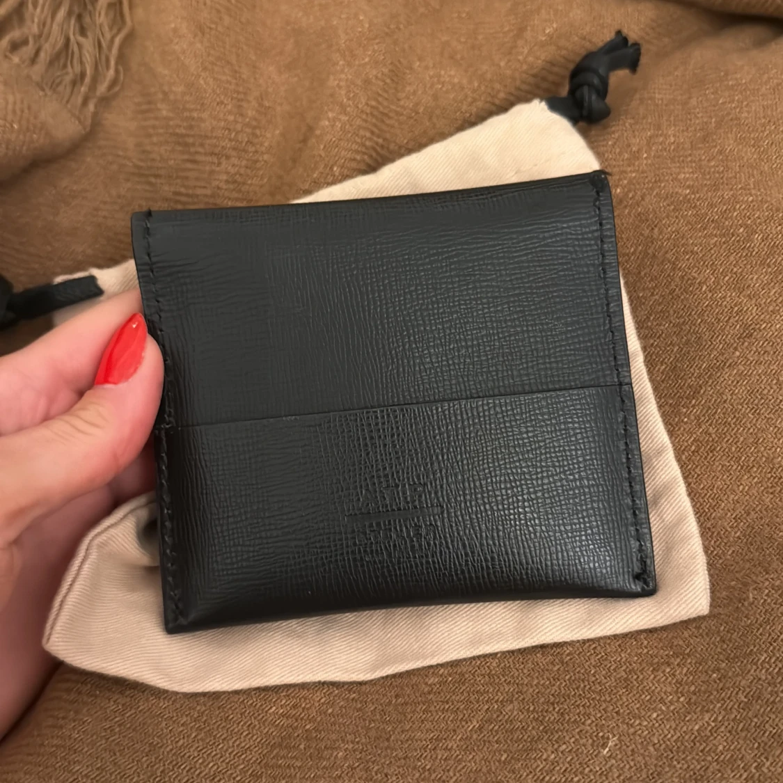 Svart plånbok i skinn från ATP Atelier - 2