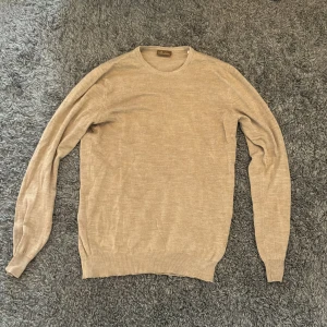 Beige tunn stickad tröja från Stenströms - Storlek-S, skick 6/10