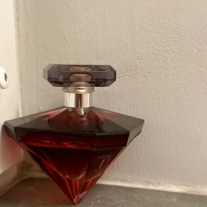 Lancome - La Nuit Trésor A La Folie EDP 75 ml - Nästan full. 